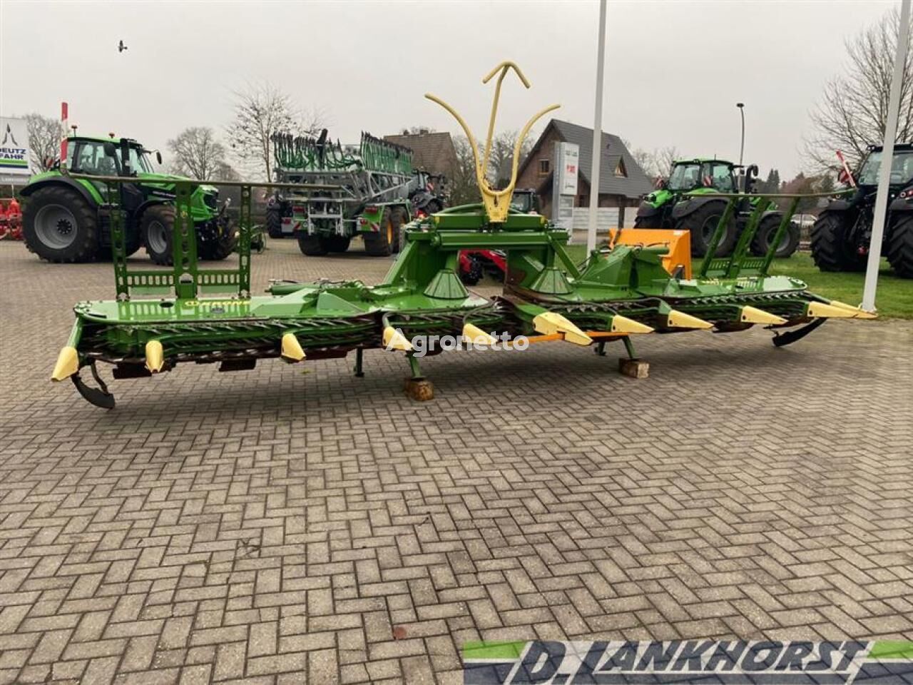 Easy Collect 750-3 forage harvester