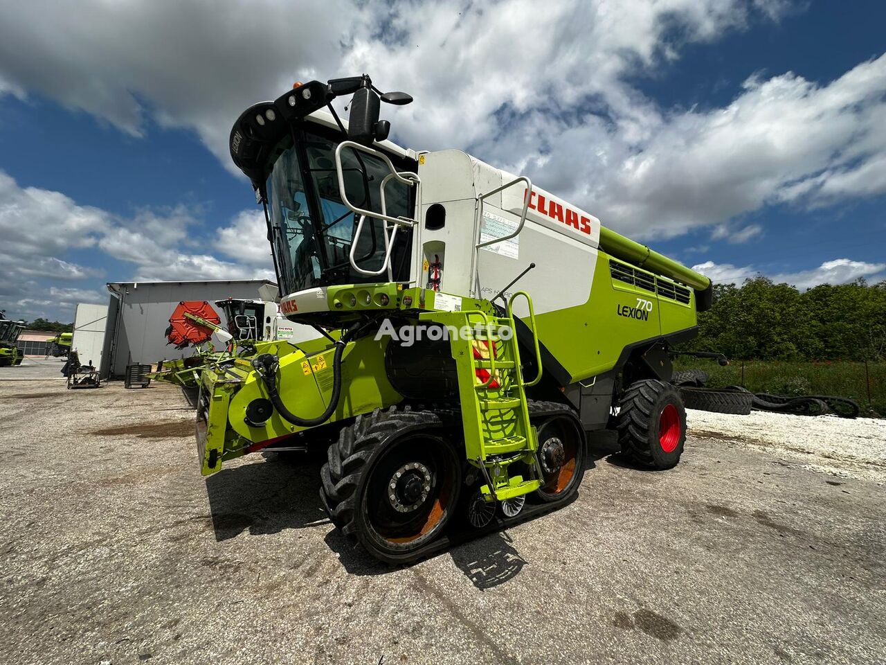 Claas Lexion 770 TT grain harvester