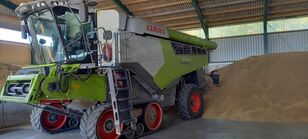 Claas Lexion 8700 TT Advance grain harvester