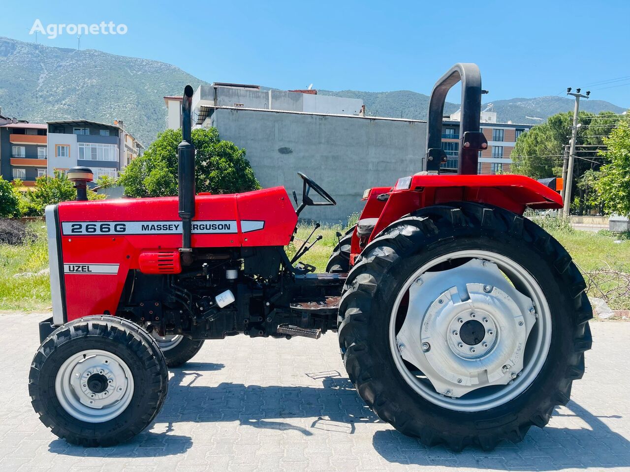 Massey Ferguson 266 G mini tractor