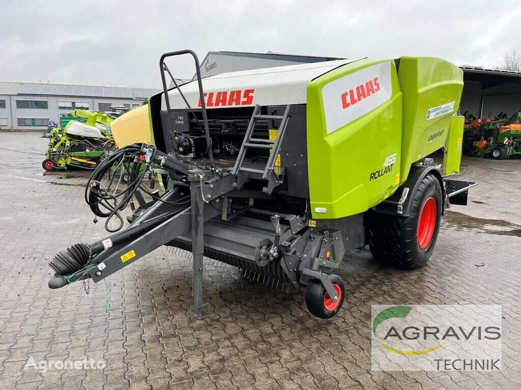 Claas Rollant 455 RC round bale wrapper