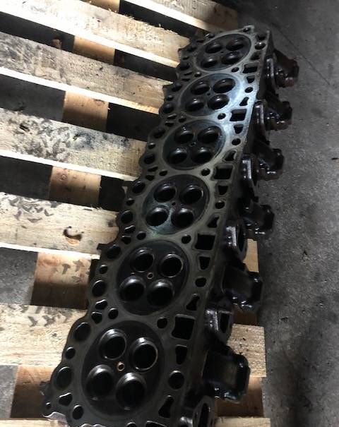 cylinder head for Fendt 927 Vario  wheel tractor