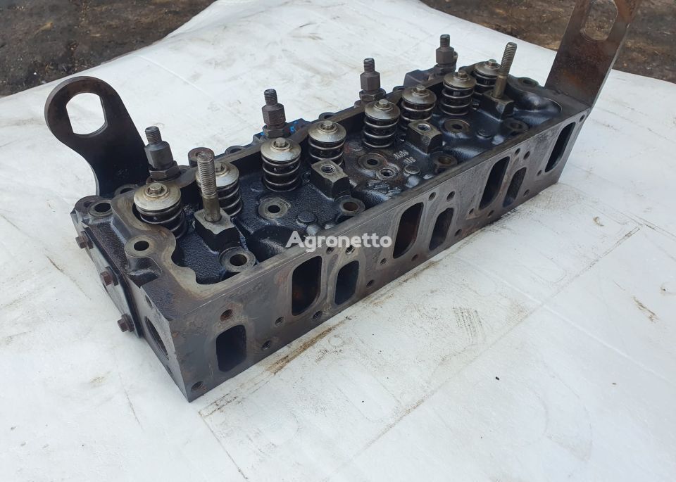 Perkins cylinder head for wheel tractor