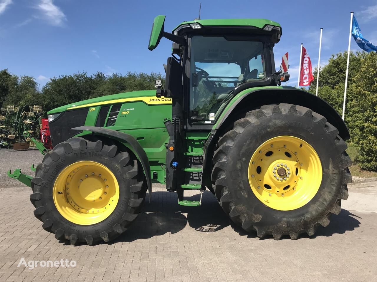 7R 350 wheel tractor