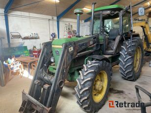 John Deere 3040 med frontlæsser wheel tractor