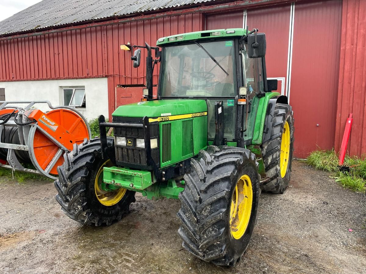 John Deere 6310 wheel tractor
