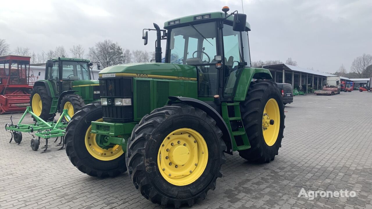 John Deere 7600 wheel tractor