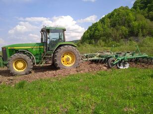 John Deere 8200+ дискова борона УДА-5,2-20 wheel tractor