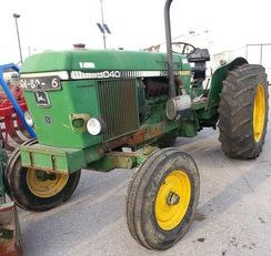 John Deere Deere 3040 wheel tractor