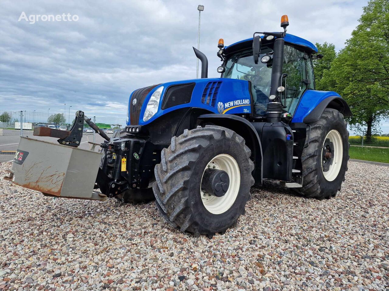 New Holland T8.410 wheel tractor