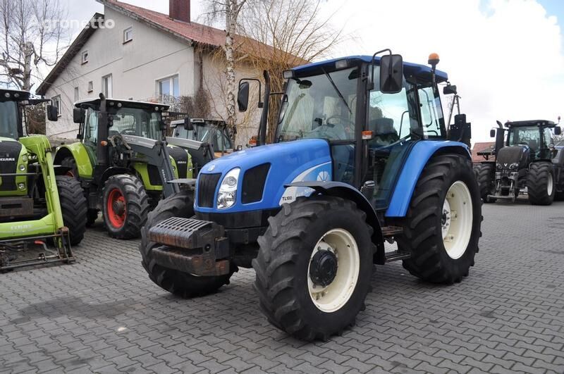 New Holland TL100 A wheel tractor
