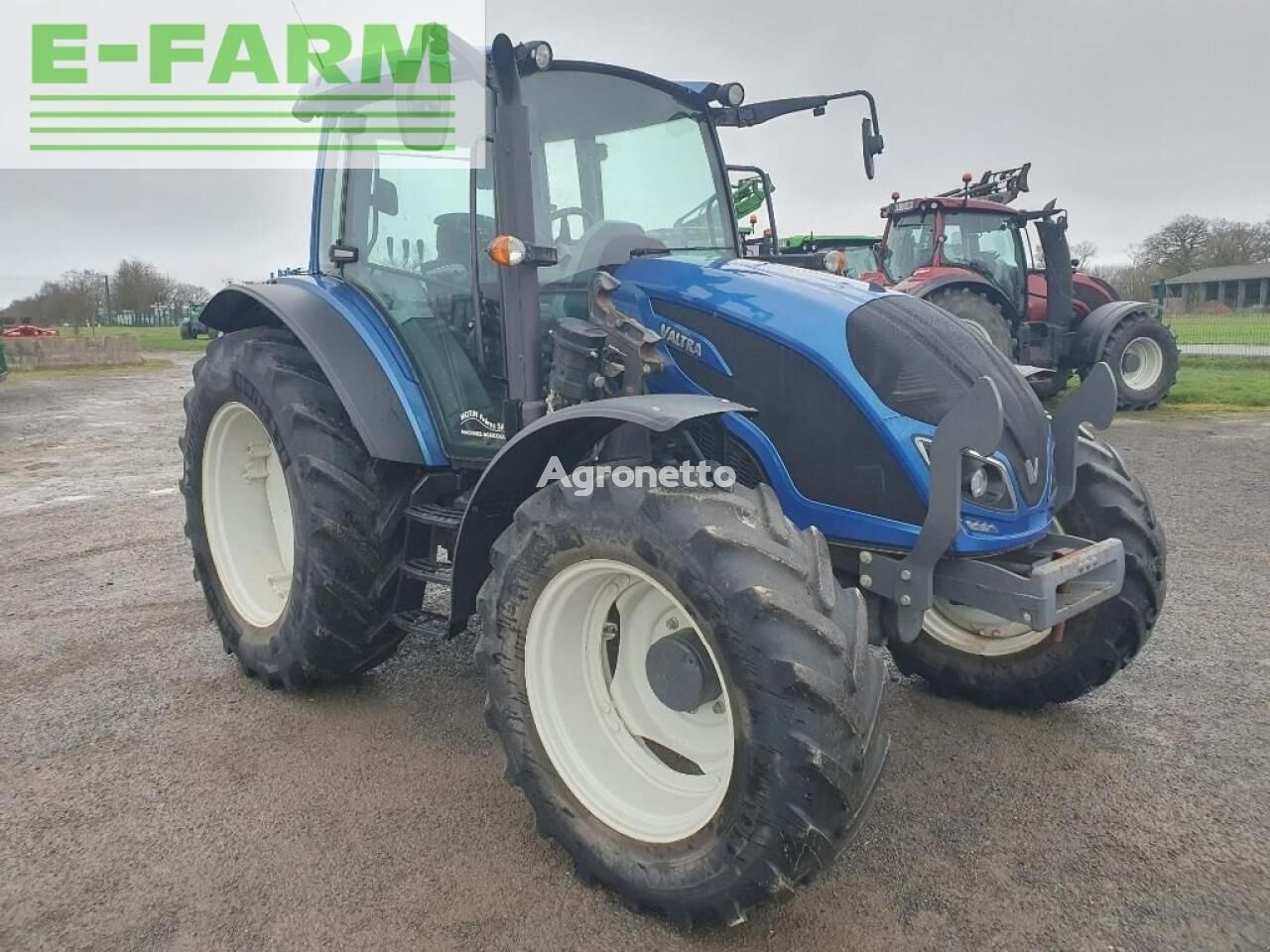 Valtra a104 wheel tractor